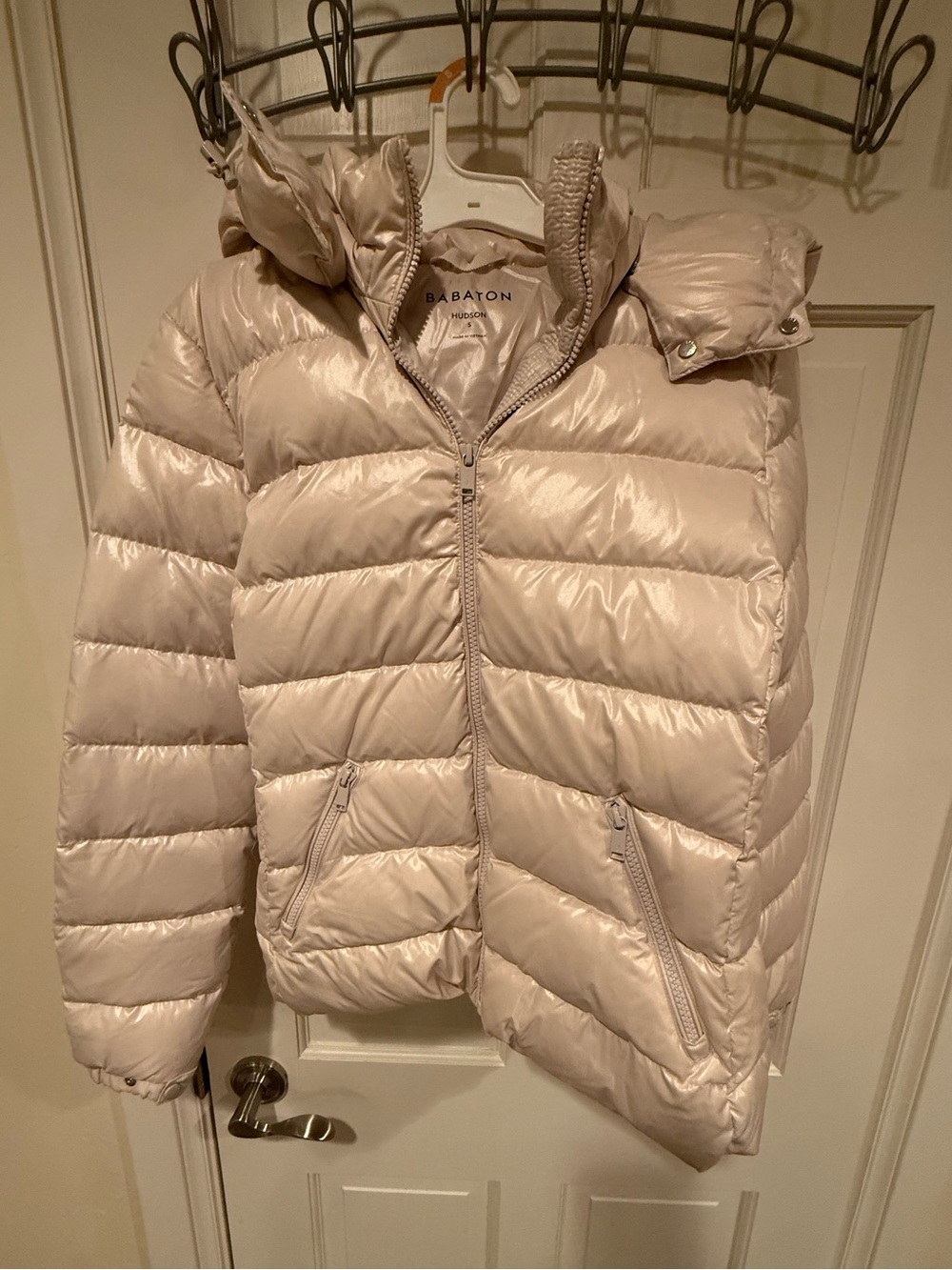 Babaton Aritzia Hudson Puffer Pearl White Small